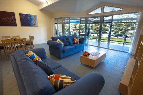 Port Lincoln Foreshore Apartments - Kempsey Accommodation 3