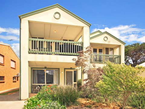 Century 21 SouthCoast: Seaborne Breeze - Kempsey Accommodation 0