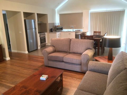 High Peaks Cottages - Kempsey Accommodation 4
