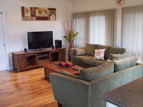 High Peaks Cottages - Kempsey Accommodation 5