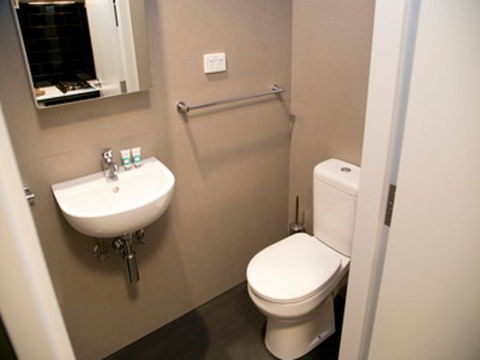 Abercombie Student Accommodation (Summer) - Kempsey Accommodation 6