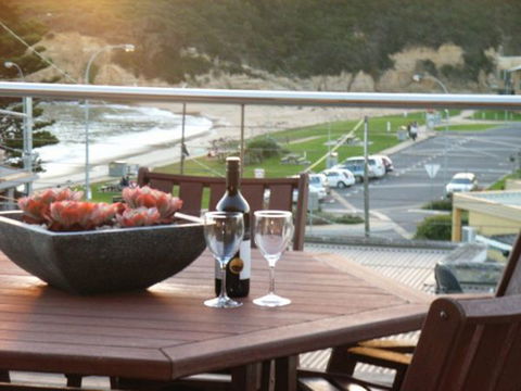 C-Deck Beach House Apartment - Kempsey Accommodation 6
