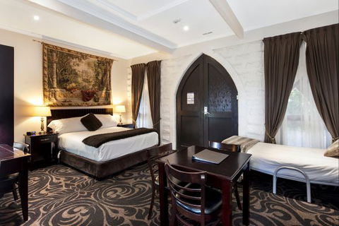 Castle Suites - Kryal Castle - Kempsey Accommodation 9
