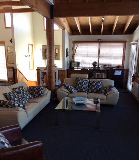 Cloud 9 Alpine Lodge - Kempsey Accommodation 4