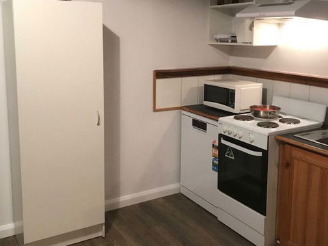 Derby Digs Cottage - Kempsey Accommodation 6