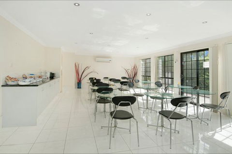 EconoLodge Waterford - Kempsey Accommodation 5