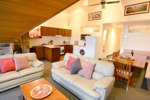 Falls Creek Country Club - Kempsey Accommodation 3