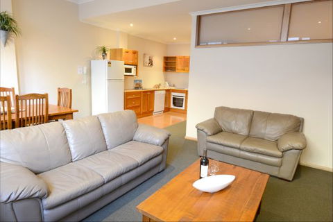 Falls Creek Country Club - Kempsey Accommodation 9