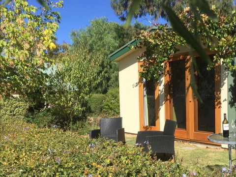Jonathan Art Centre - Jarramarrumba House - Kempsey Accommodation 4