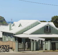 Merewether Beach House B and B - Kempsey Accommodation