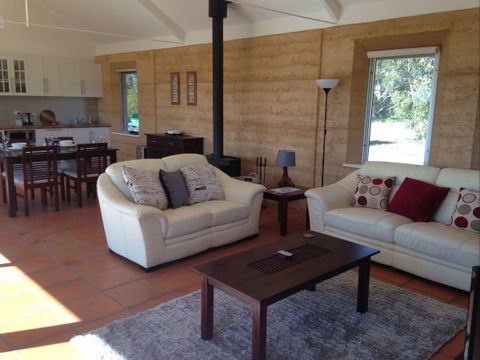Muntiri Lodge Eco Retreat - Kempsey Accommodation 2