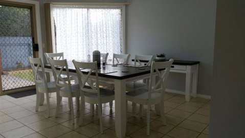 Numurkah Self Contained Apartments - Kempsey Accommodation 6