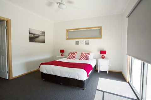 RED FIN Part Of BLUE FIN HOLIDAY HOMES - Kempsey Accommodation 3