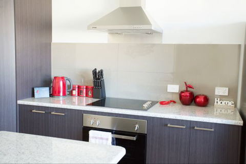 RED FIN Part Of BLUE FIN HOLIDAY HOMES - Kempsey Accommodation 9