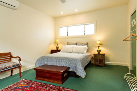 Young Garden Retreat - Kempsey Accommodation 1