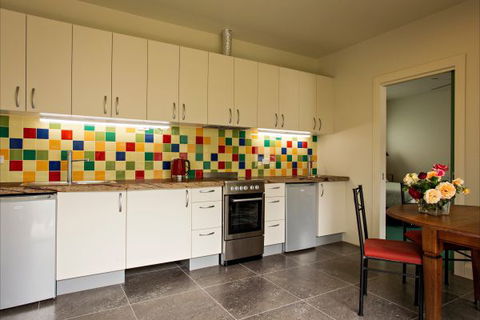 Young Garden Retreat - Kempsey Accommodation 3