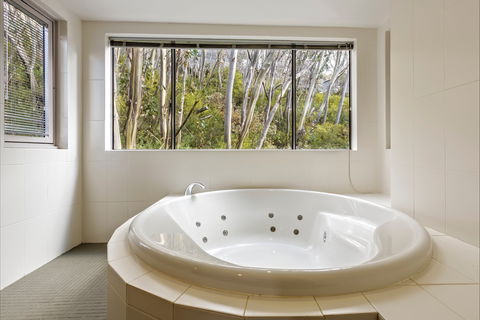 Altezza 1570 By Alpine Boutique Apartments - Kempsey Accommodation 4