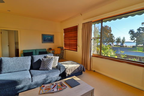 A Reflection On The Lake - Kempsey Accommodation 0