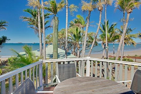 Beachfront Zilzie Holiday Home And Cottage - Kempsey Accommodation 3