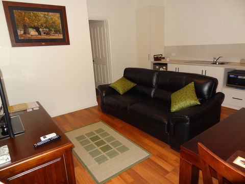 Hahndorf Oak Tree Cottages - Kempsey Accommodation 2