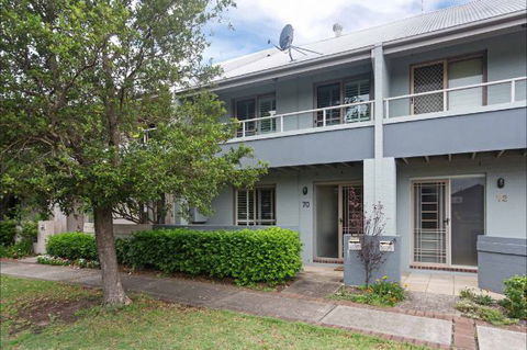 Honeysuckle Townhouses - Kempsey Accommodation 0
