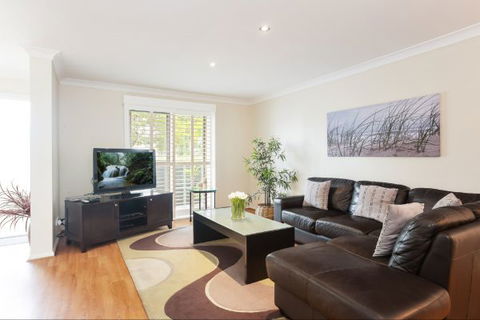 Honeysuckle Townhouses - Kempsey Accommodation 1