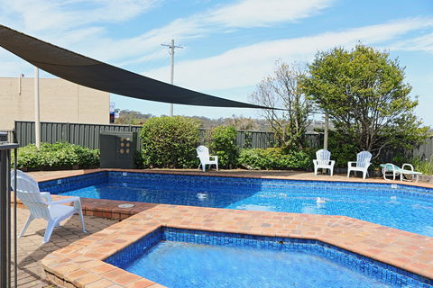 All Decked Out At Penguin Mews - Kempsey Accommodation 1