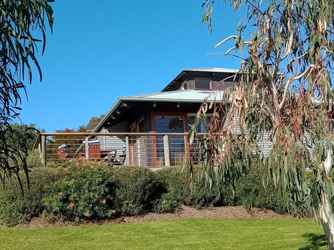 Butler's Bend Holiday Villa - Kempsey Accommodation 0