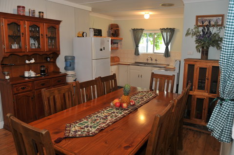 Ellenor Ivy Cottage - Kempsey Accommodation 1