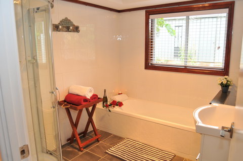 Ellenor Ivy Cottage - Kempsey Accommodation 2