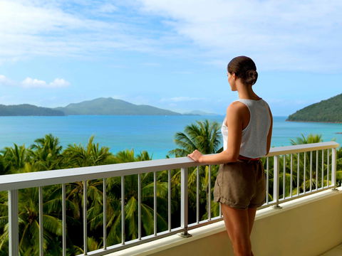 Hamilton Island Reef View Hotel - Kempsey Accommodation 0