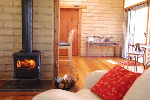 Lyrebird Cottages - Kempsey Accommodation 0