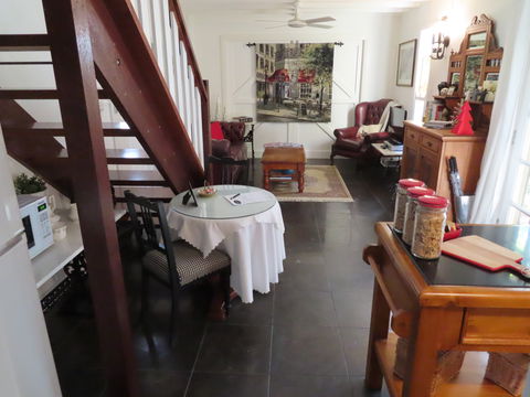 Maison De May Boutique Bed And Breakfast - Kempsey Accommodation 3