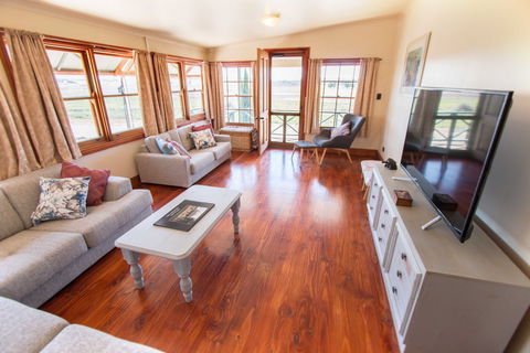 Old Swanport General Store - Kempsey Accommodation 7