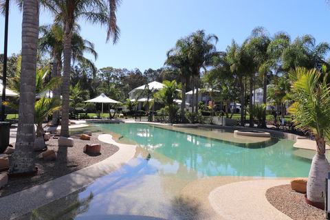 Shearwater Deluxe Villa - Kempsey Accommodation 1