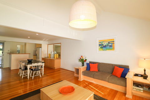 Shearwater Deluxe Villa - Kempsey Accommodation 3