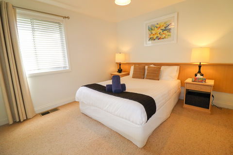 Shearwater Deluxe Villa - Kempsey Accommodation 4