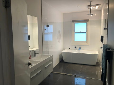 Somerled House - Kempsey Accommodation 6