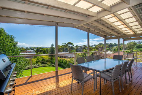 Stylishly Modern - Kempsey Accommodation 0