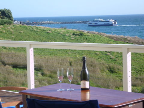 Ashendens At Penneshaw - Kempsey Accommodation 0