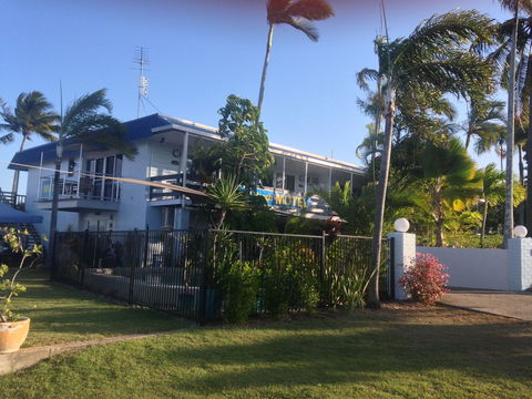 Cardwell Beachfront Motel - Kempsey Accommodation 1