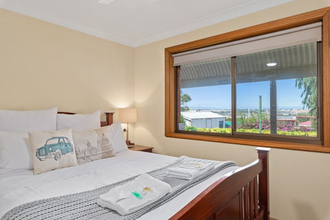 Century21 SouthCoast: Reef & Vines Port Noarlunga - Kempsey Accommodation 0