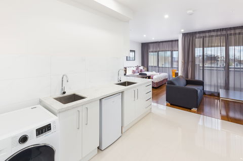 City Edge Dandenong Apartment Hotel - Kempsey Accommodation 2