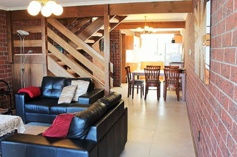 Commodore 2 - Kempsey Accommodation 2