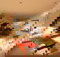 Hobart Villa on Moir - Kempsey Accommodation
