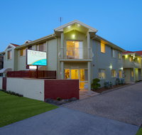 Martys at Little Beach - Kempsey Accommodation