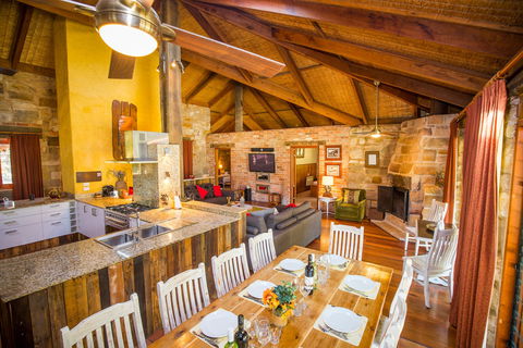 Monkey Place Country House - Kempsey Accommodation 2