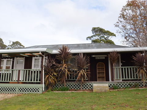 Old Whisloca Cottage - Kempsey Accommodation 0