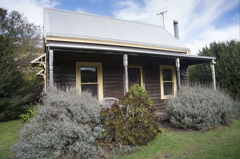 Orchard Cottages - Kempsey Accommodation 0