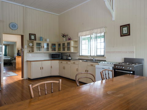 Vineyard Cottage - Kempsey Accommodation 2